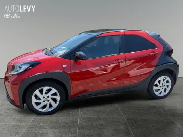 Car image 3