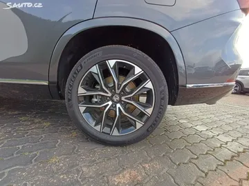 Car image 29