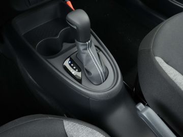 Car image 12