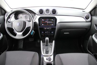 Car image 8