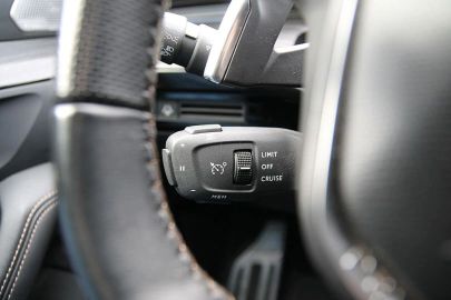 Car image 32