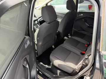 Car image 28