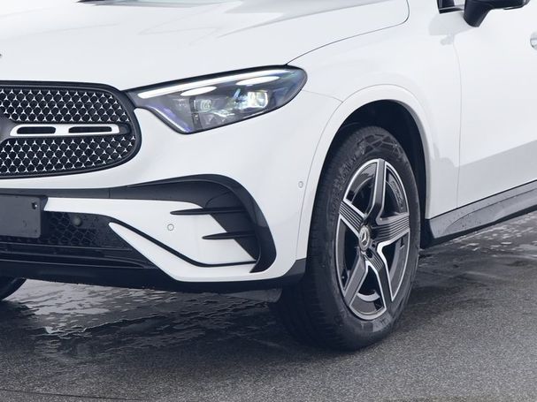 Mercedes-Benz GLC 300 e AMG 4Matic 230 kW image number 3