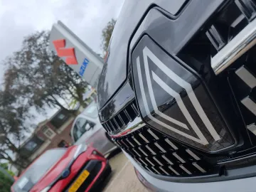 Car image 40
