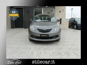 Car image 2