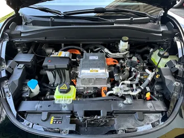 Car image 24