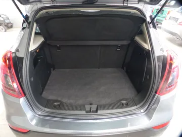 Car image 30
