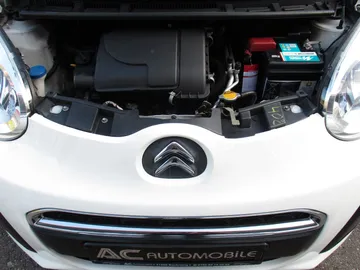 Car image 17