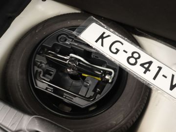 Car image 37