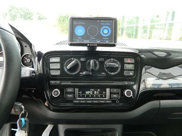 Car image 26