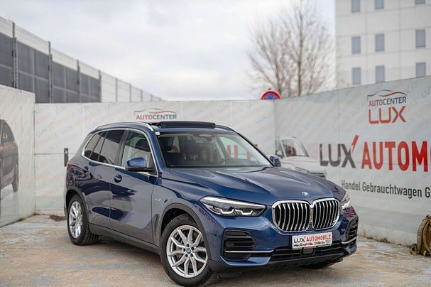 BMW X5 45e xDrive 290 kW image number 3