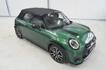 Car image 30