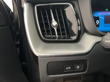 Car image 38