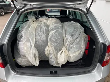 Car image 21
