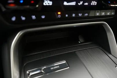 Car image 49