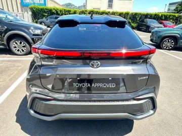 Car image 2