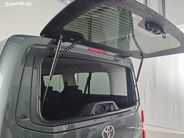 Car image 32