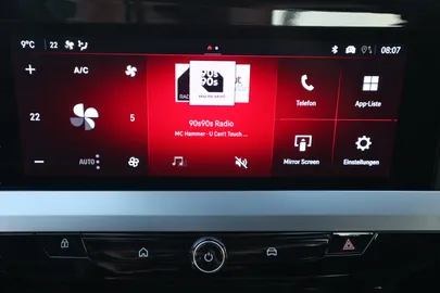 Car image 15