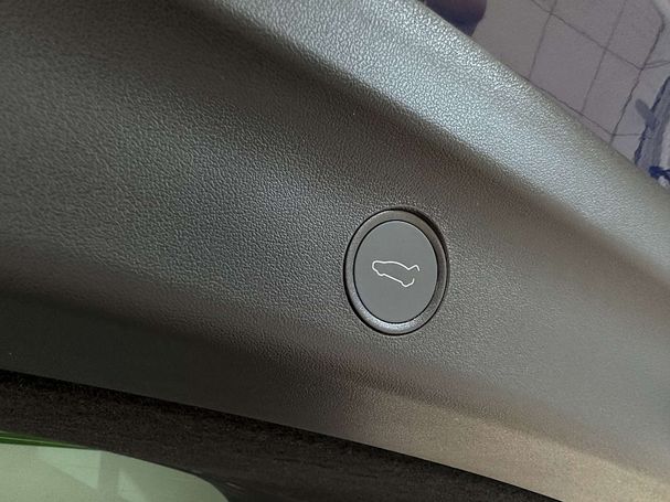 Tesla Model Y 220 kW image number 36