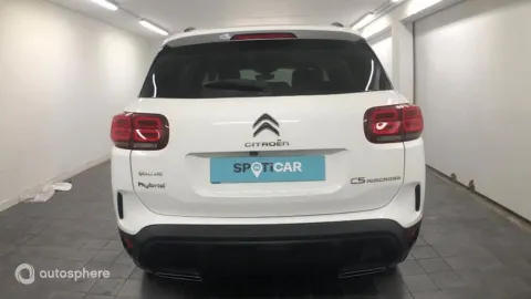 Car image 5
