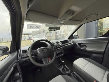 Car image 11