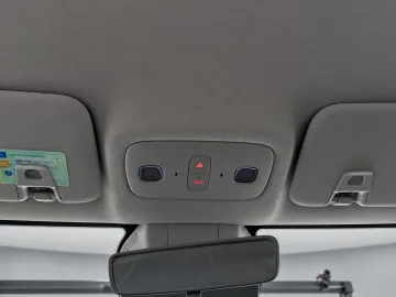 Car image 38