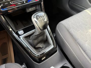 Car image 27