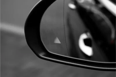 Car image 49
