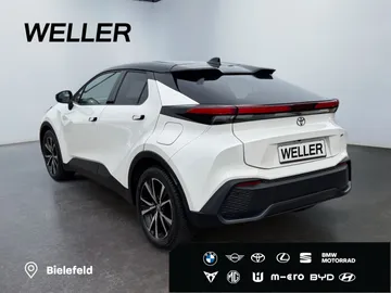 Car image 5