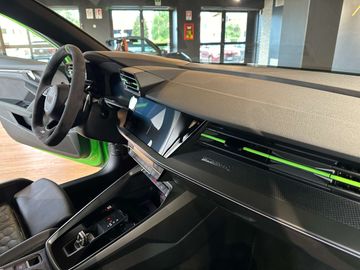 Car image 31