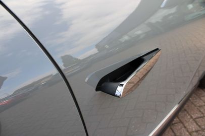 Car image 37