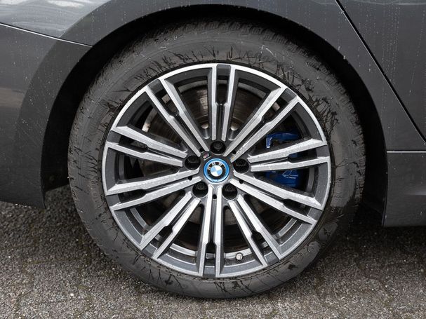 BMW 330 e Touring M Sport xDrive 215 kW image number 7