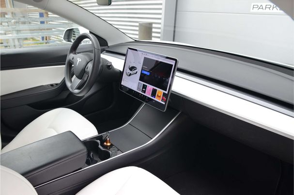 Tesla Model 3 Performance AWD 340 kW image number 16