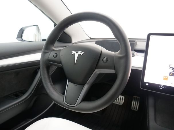 Tesla Model 3 Performance AWD 377 kW image number 16