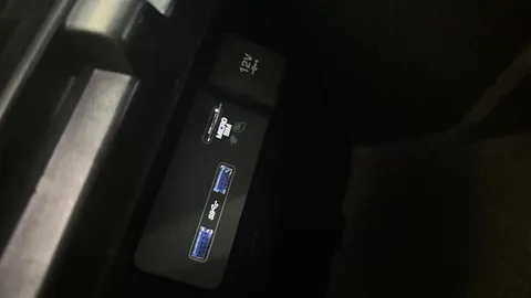 Car image 37