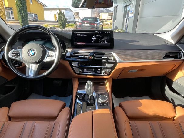 BMW 530d Touring xDrive 210 kW image number 14