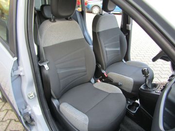 Car image 15