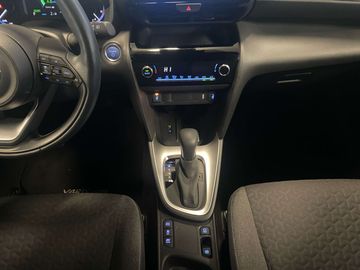 Car image 12