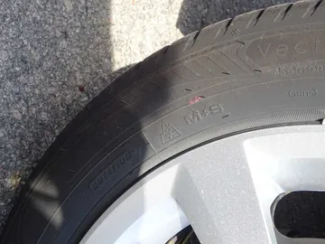Car image 38