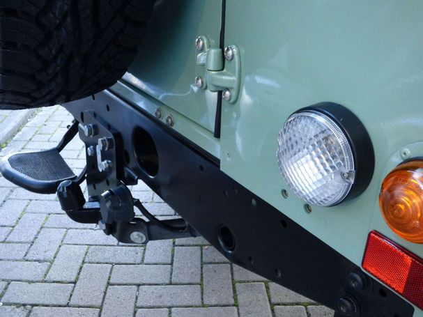 Land Rover Defender 110 TD 90 kW image number 8