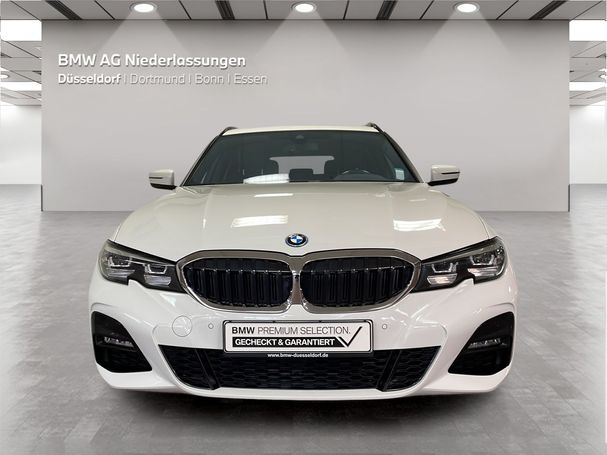 BMW 330e Touring M Sport 215 kW image number 2