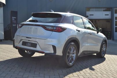 Car image 4