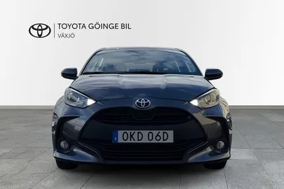 Car image 2