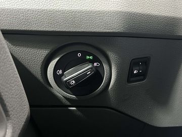 Car image 37