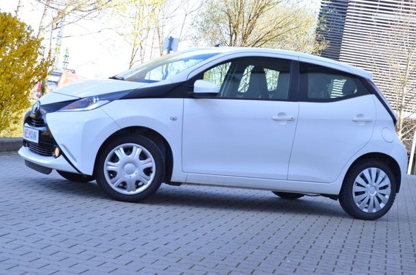 Toyota Aygo 51 kW image number 1