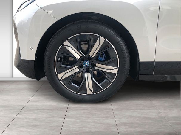 BMW iX xDrive 240 kW image number 6