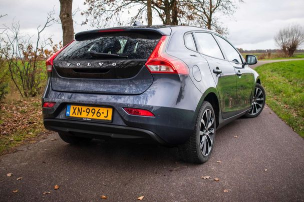 Volvo V40 T2 90 kW image number 2