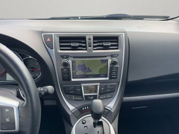 Car image 15