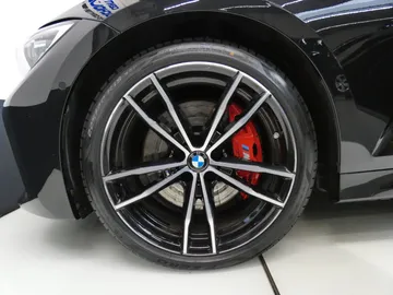 Car image 37