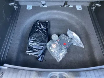 Car image 37